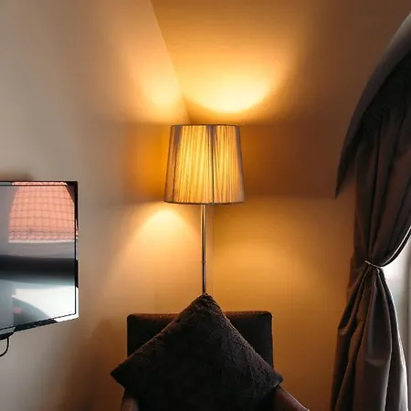 Hotel Braavo 3*