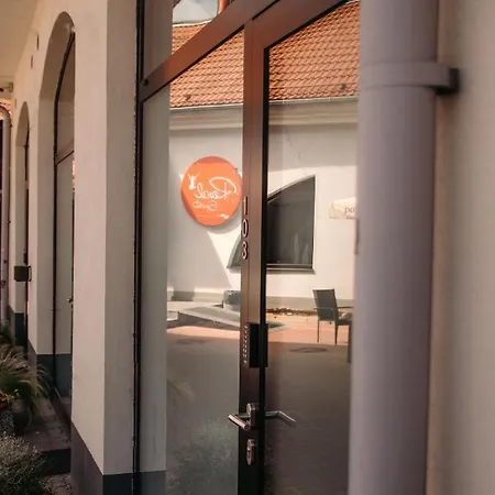 Braavo Hotel