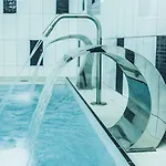 布拉沃温泉酒店